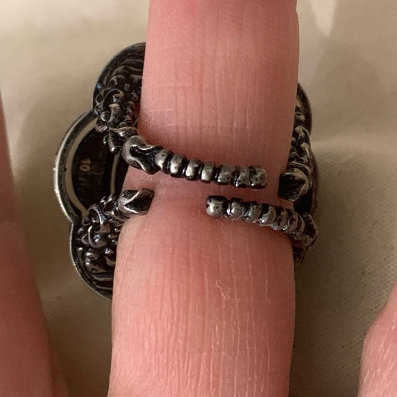 Gucci Velvet Beaded Spike Cocktail Ring Size 5.5 - Picture 13 of 16